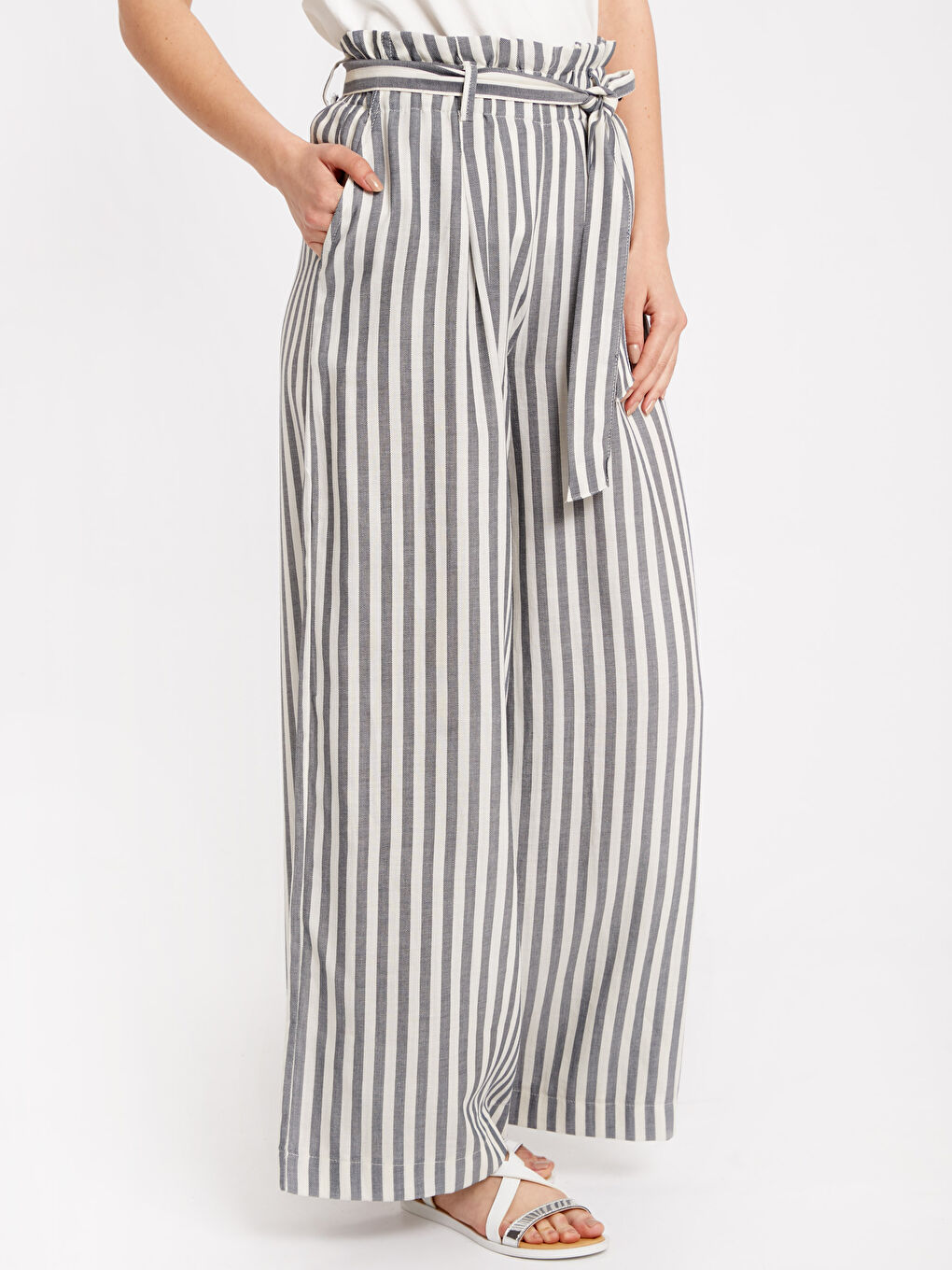 Woman WHITE Trousers-1