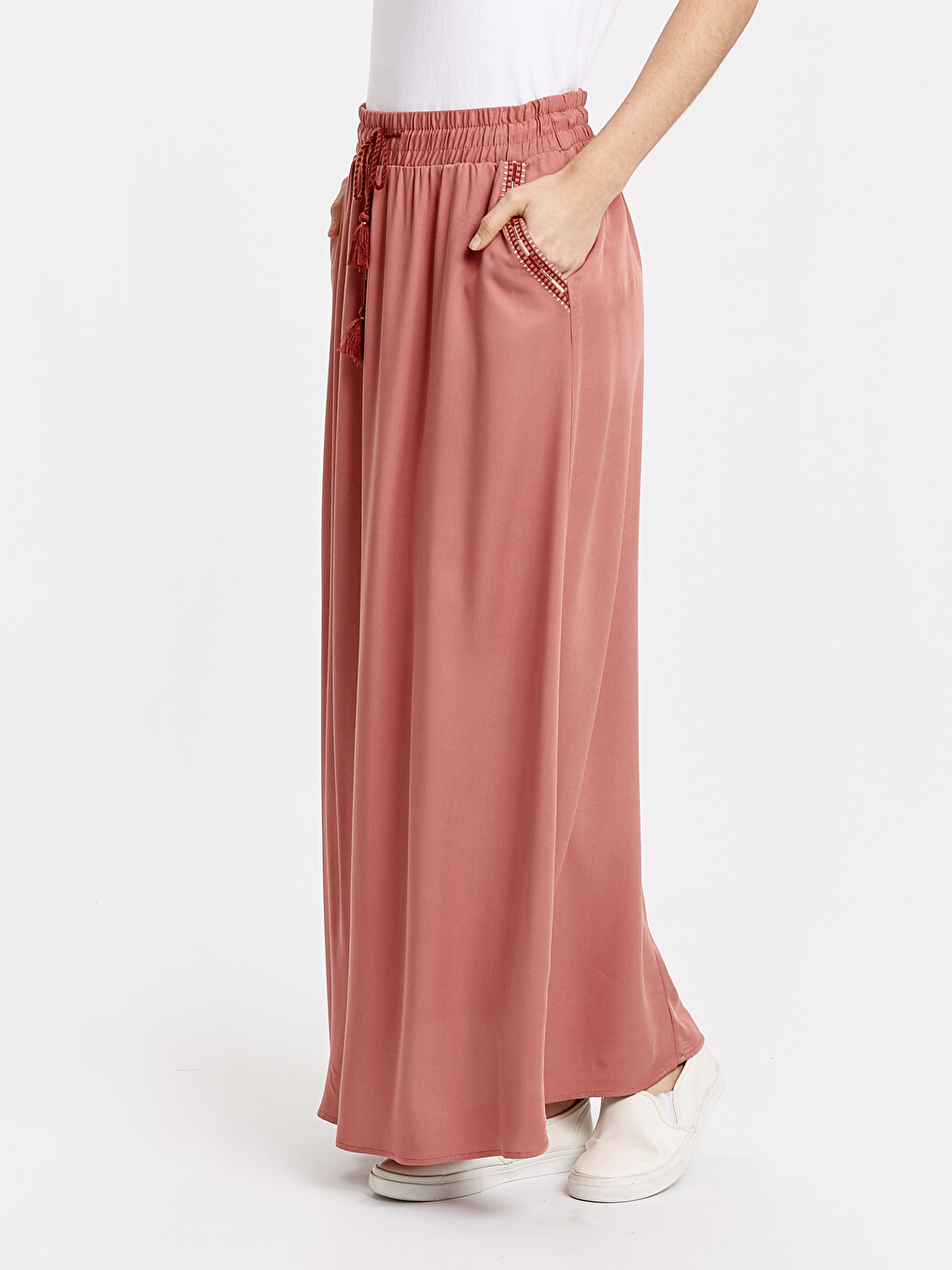 Femër Roze Fund-1