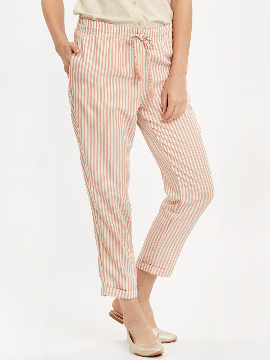 بنطلون كتان مُخَطَّط عالي الخصر بطول الكاحل للنساء-1