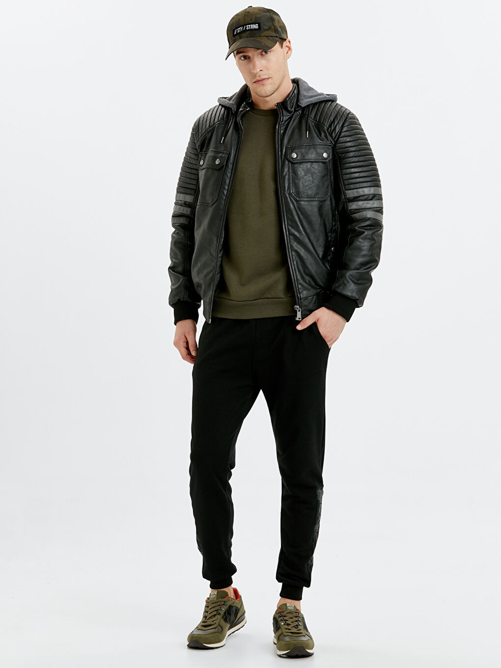 Yeni Siyah Deri Görünümlü Mont-4