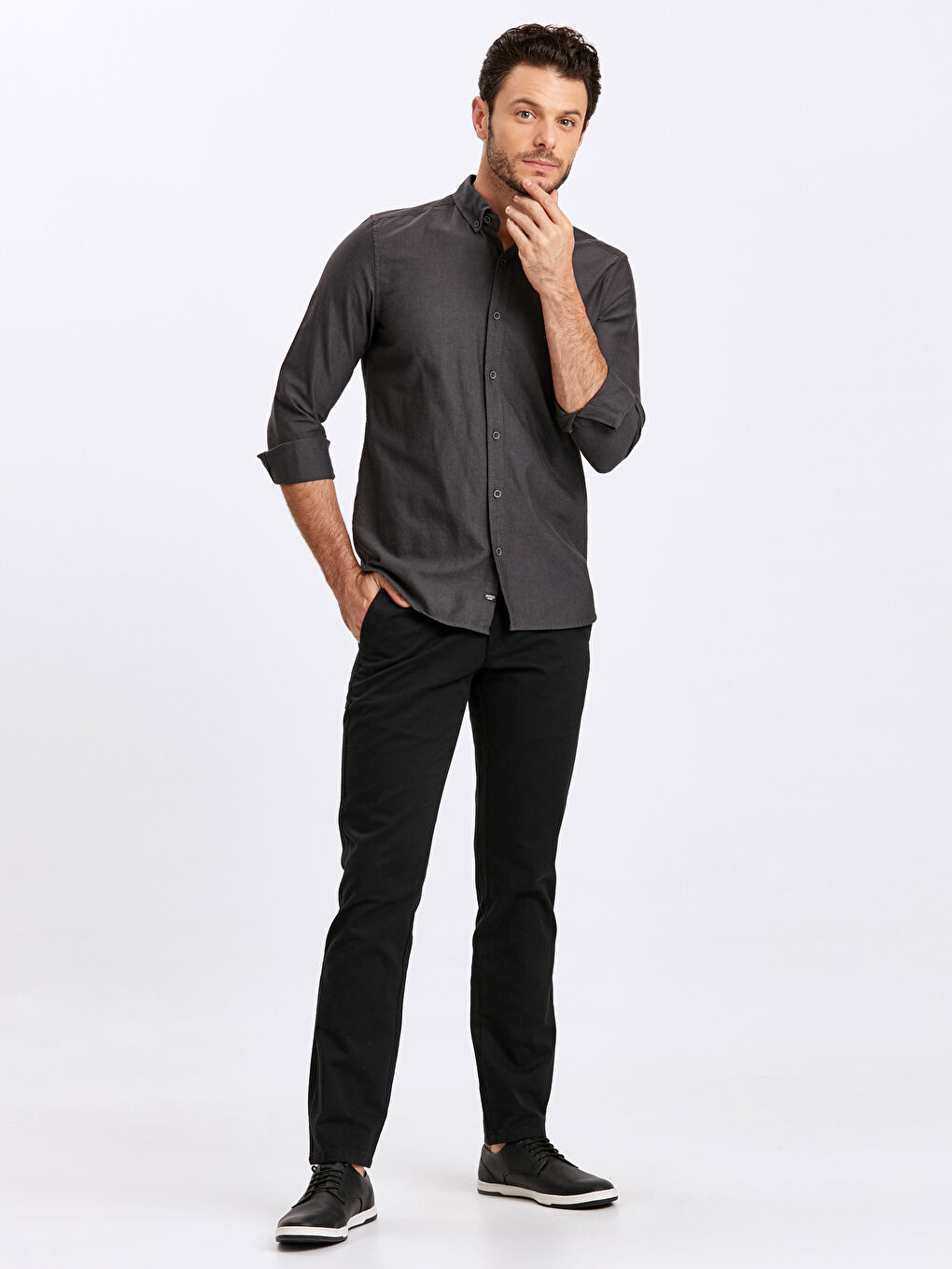 پانتۆڵی چینۆ ڕه‌ش پیاو