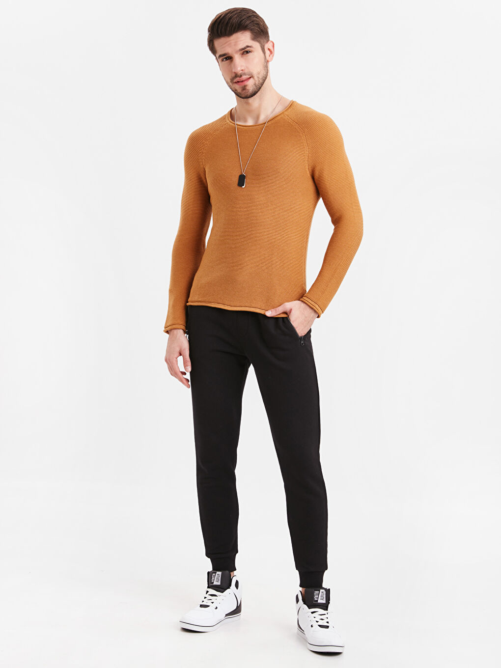 Легкий трикотажный джемпер с круглым вырезом-2