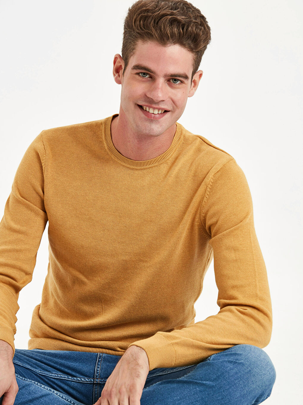 كنزة صوفية تريكو برقبة دائرية وكم طويل للرجال