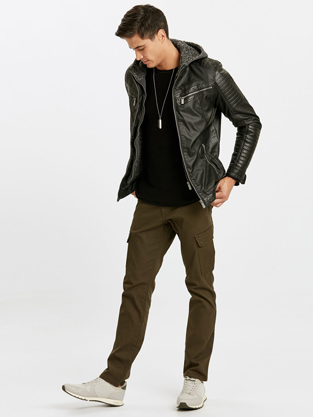 Yeni Siyah Deri Görünümlü Mont-3