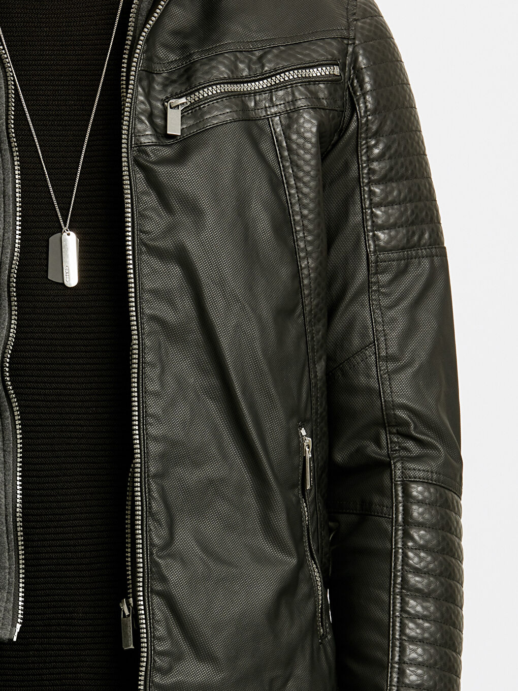 Yeni Siyah Deri Görünümlü Mont-5