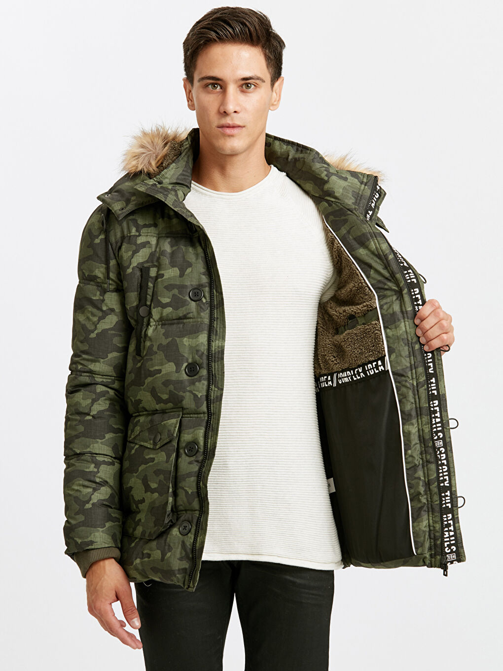 Camo-Figured Heavy Short Coat with Hood-1