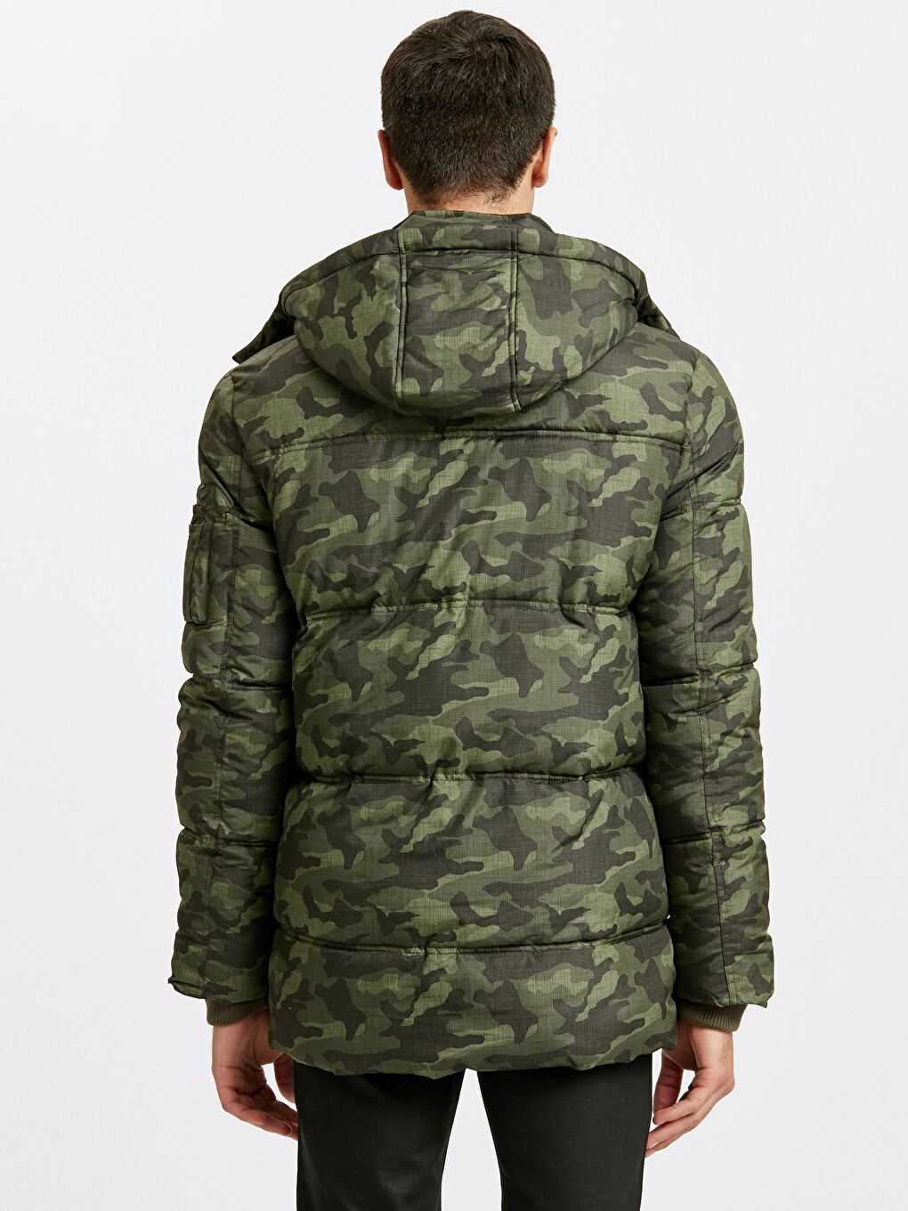 Camo-Figured Heavy Short Coat with Hood-3