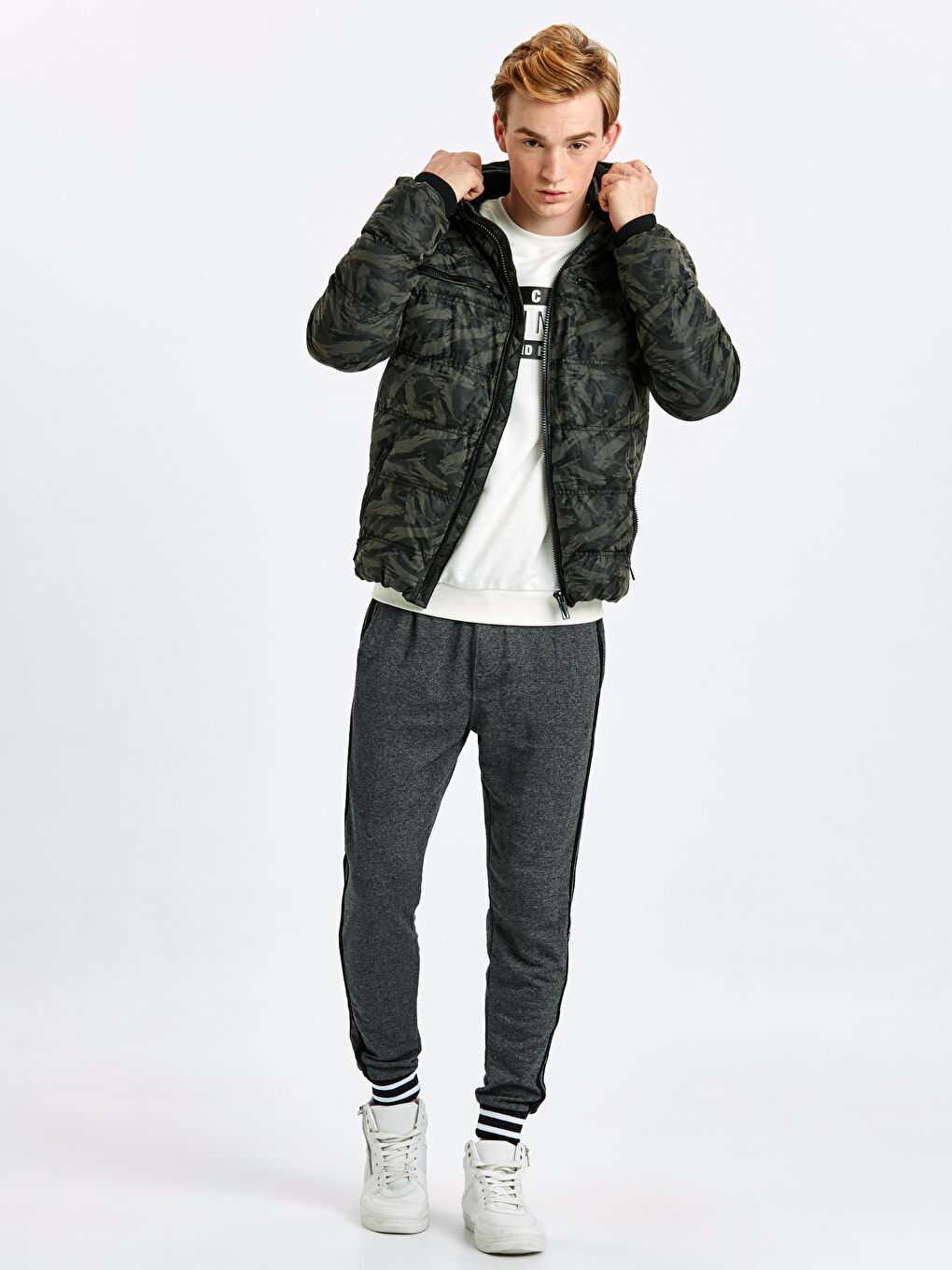 Gri Baskılı Deri Görünümlü Mont-3