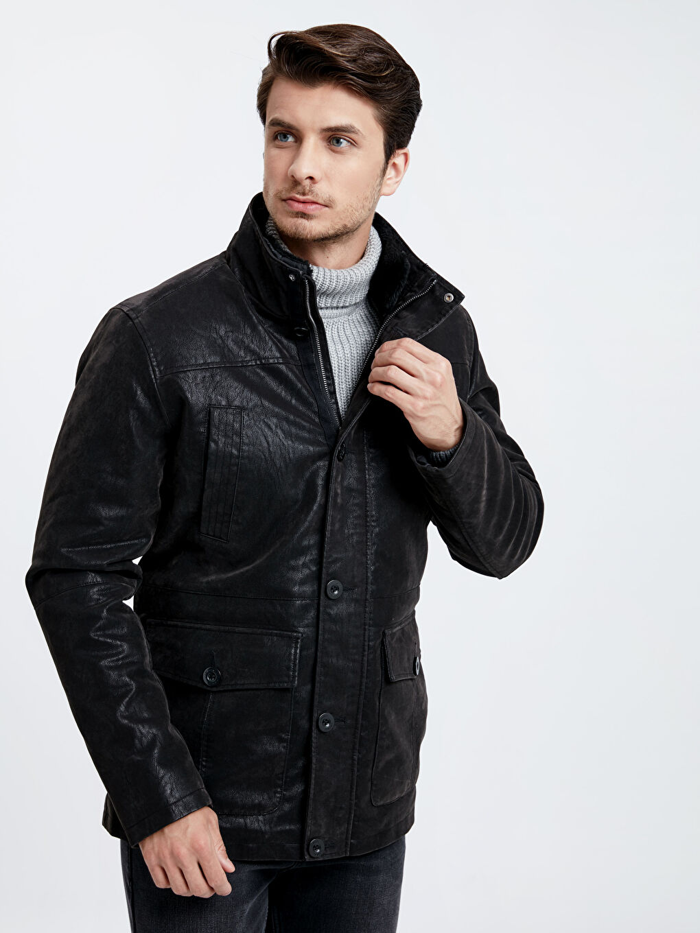 Siyah Standart Kalıp Dik Yaka Erkek Deri Görünümlü Mont