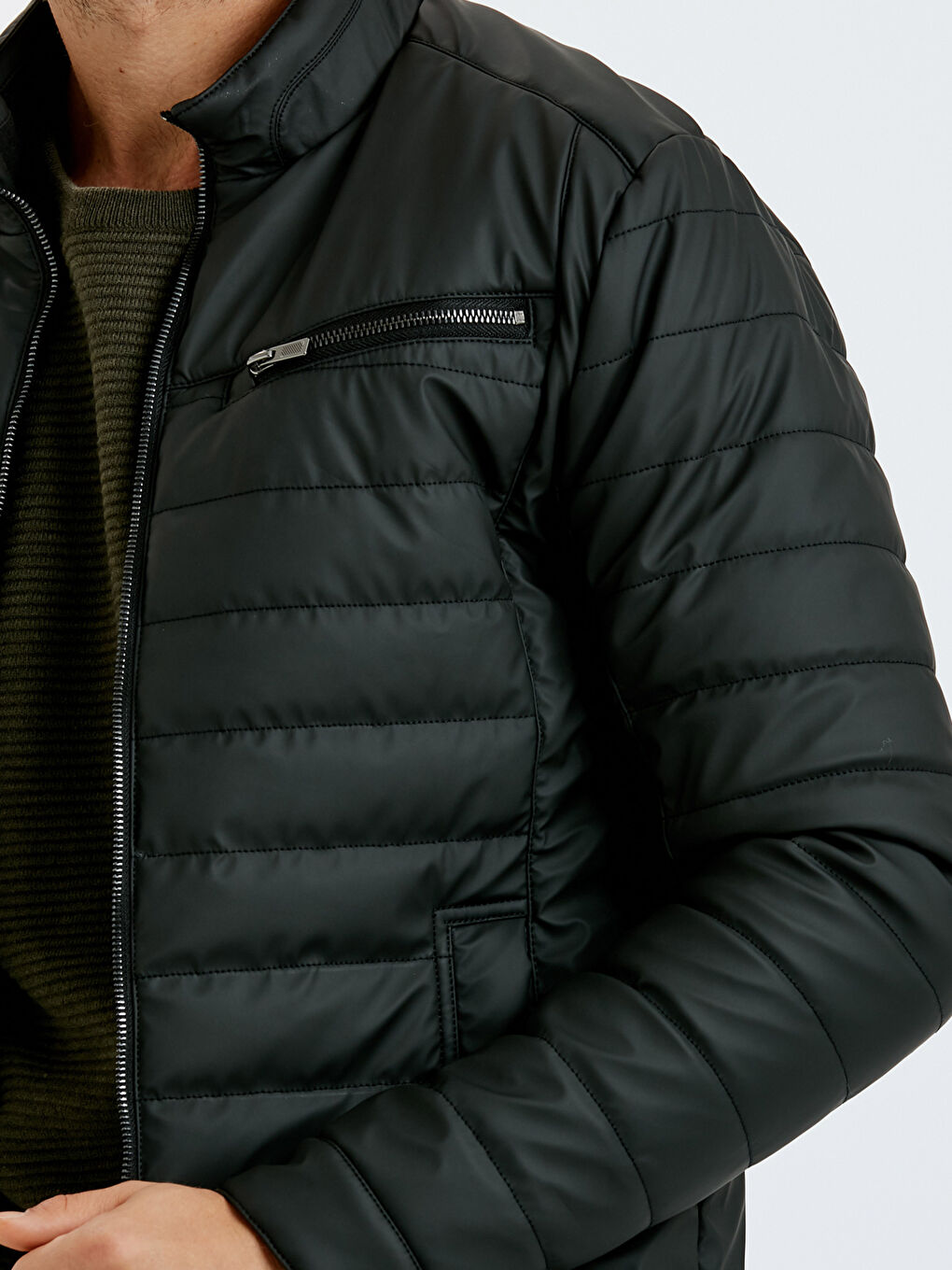 Siyah Sıyah Deri Görünümlü Mont-4