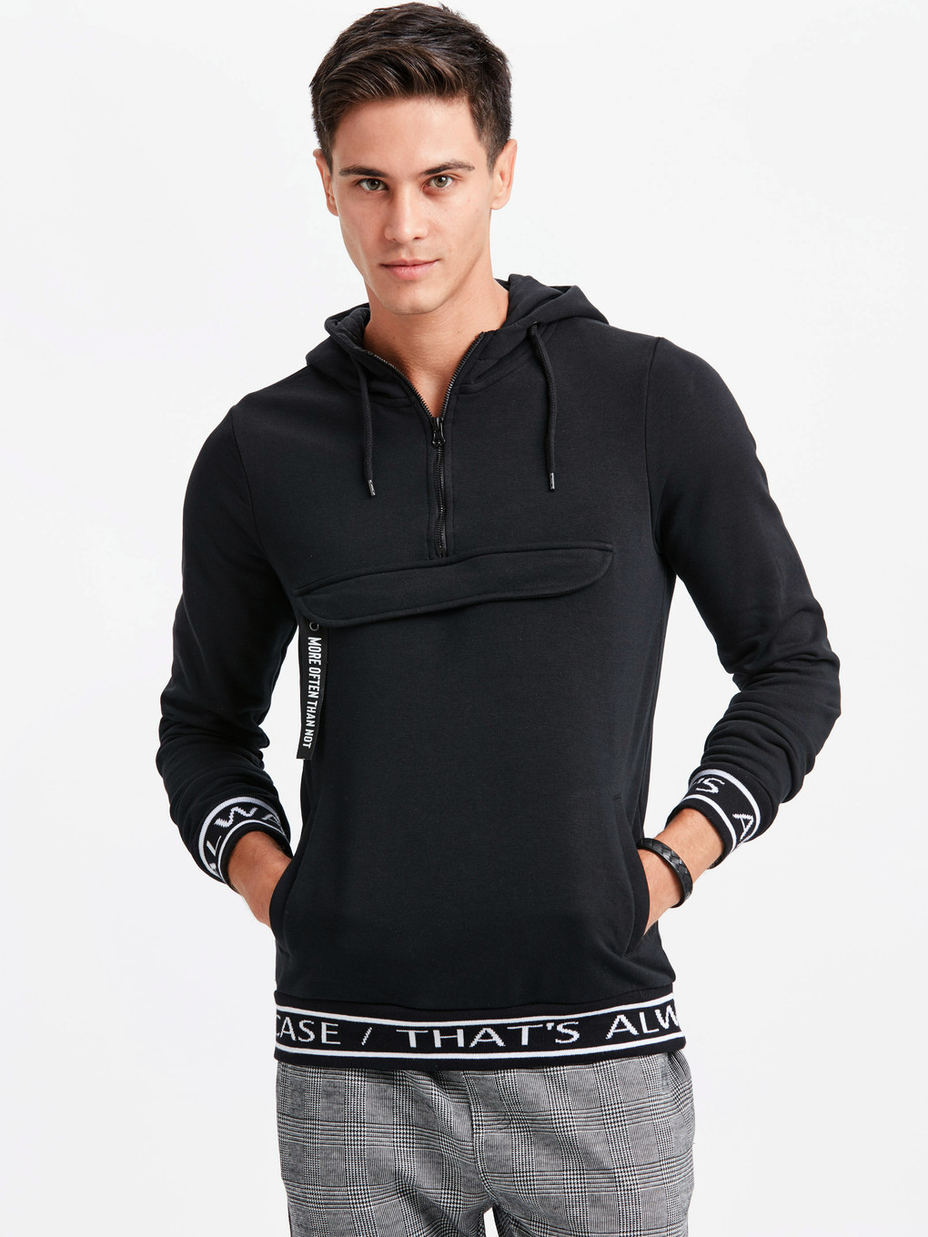 Yeni Siyah Hoodie