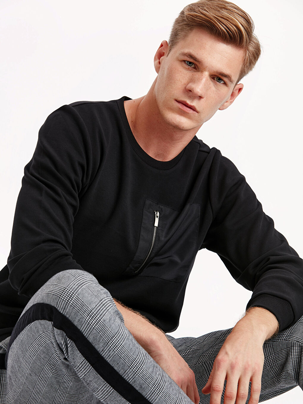 Yeni Siyah Sweatshirt