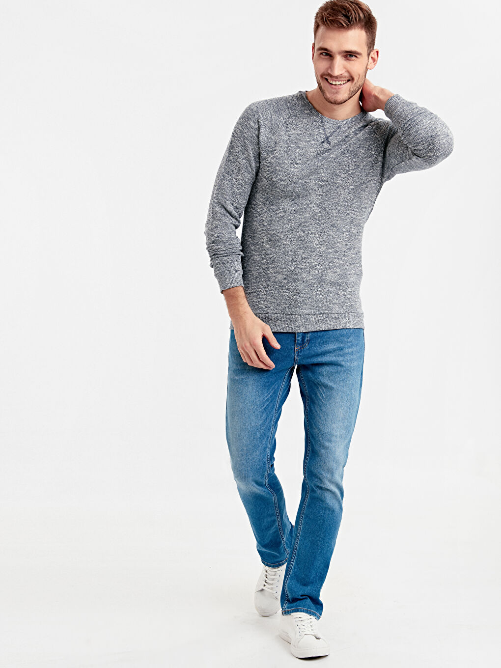 LCWAIKIKI Basic Sweatshirt -8W9675Z8-DEY