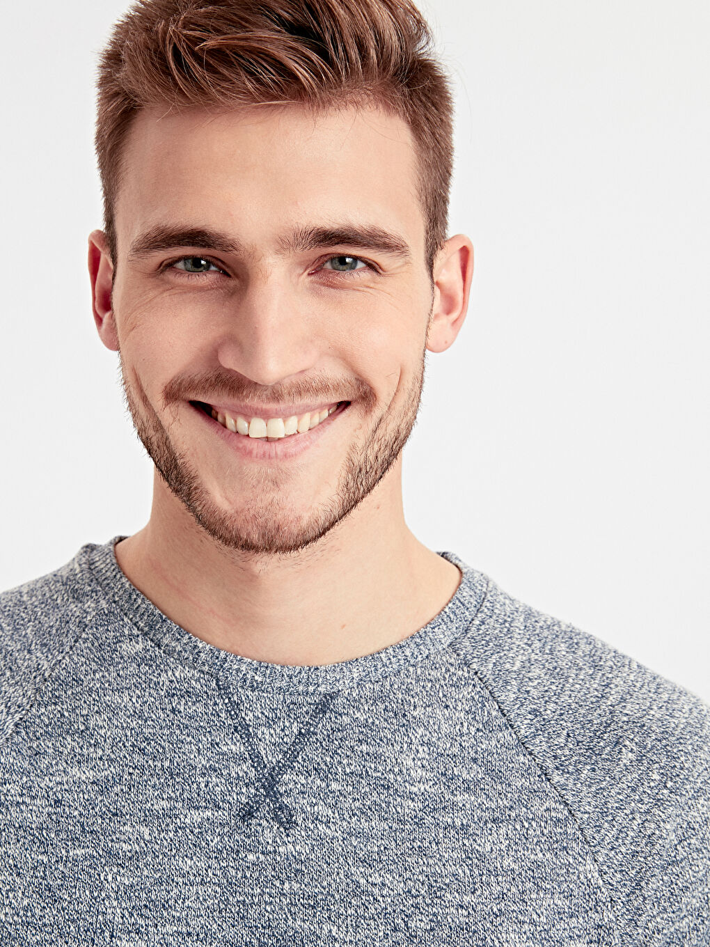 LCWAIKIKI Basic Sweatshirt -8W9675Z8-DEY