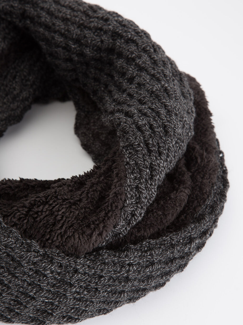 Man ANTHRACITE Scarf-2