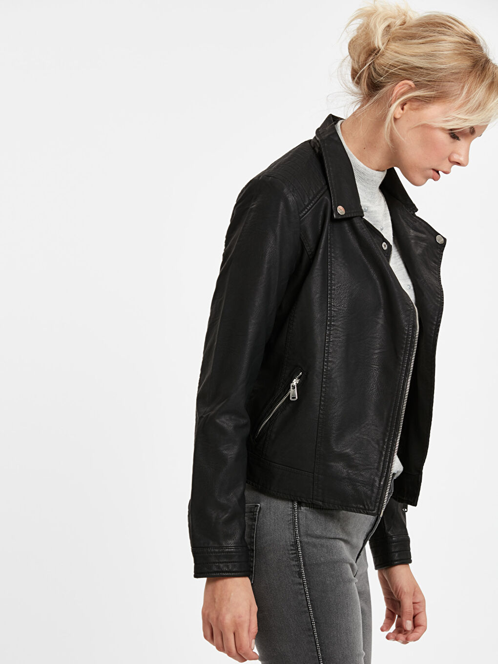 Yeni Siyah Deri Görünümlü Mont