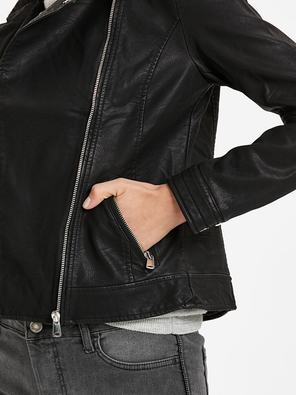 Yeni Siyah Deri Görünümlü Mont-3