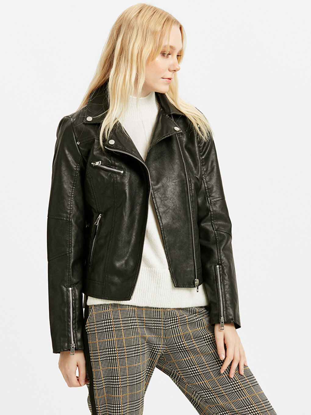 Yeni Siyah Deri Görünümlü Mont