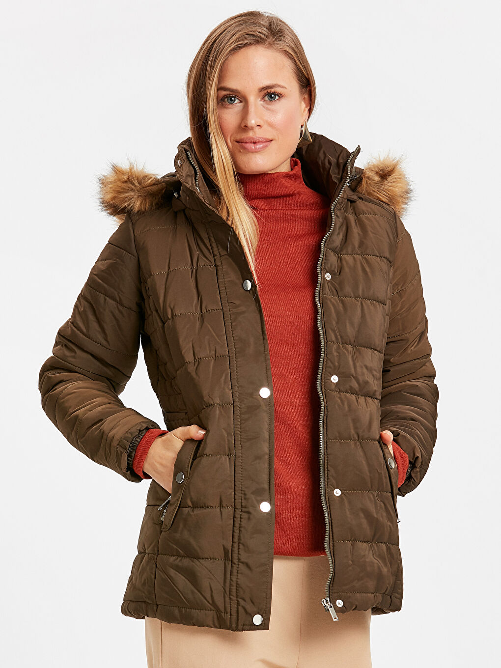 Haki Kadın Kapüşonlu Şişme Mont