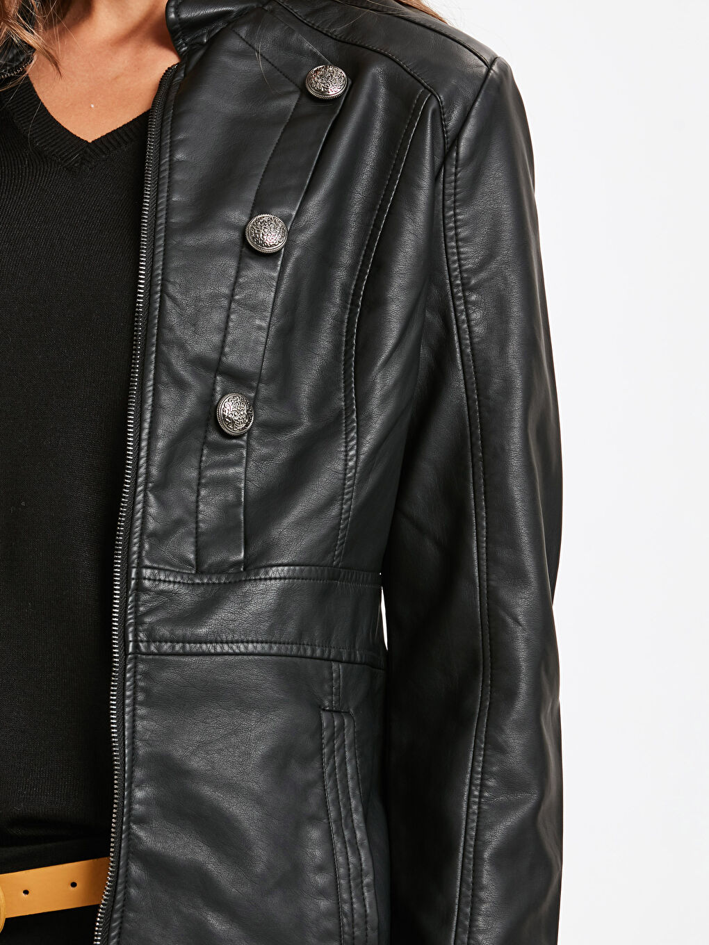 Siyah Deri Görünümlü Mont-3