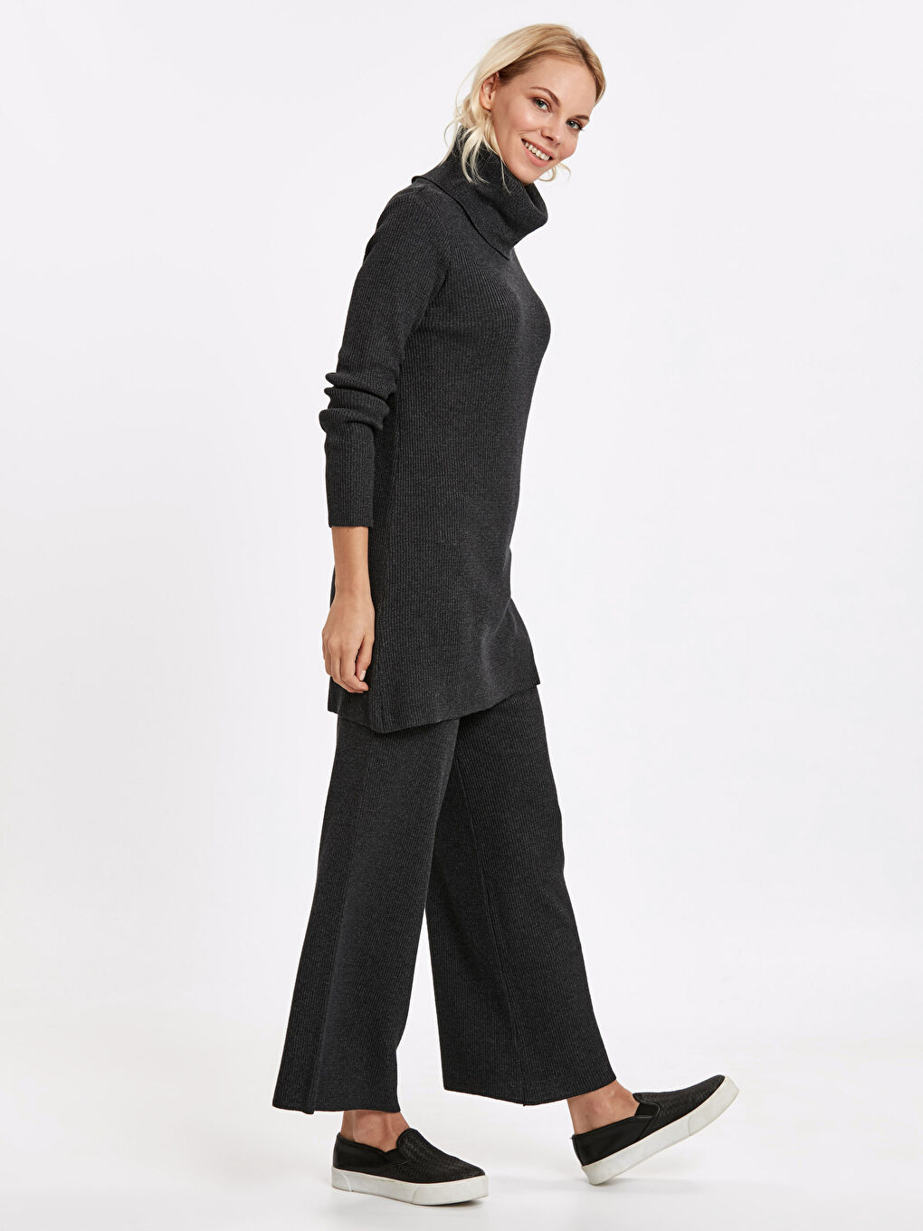 Antrasit Balıkçı Yaka Düz Uzun Kollu Triko Kadın Tunik-2