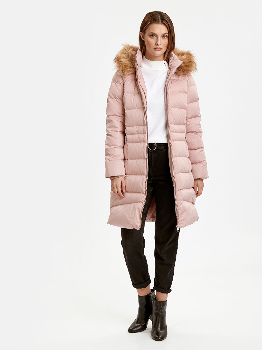 LCWAIKIKI Classic Woman PINK Puffer Coat -8W4565Z8-FPZ