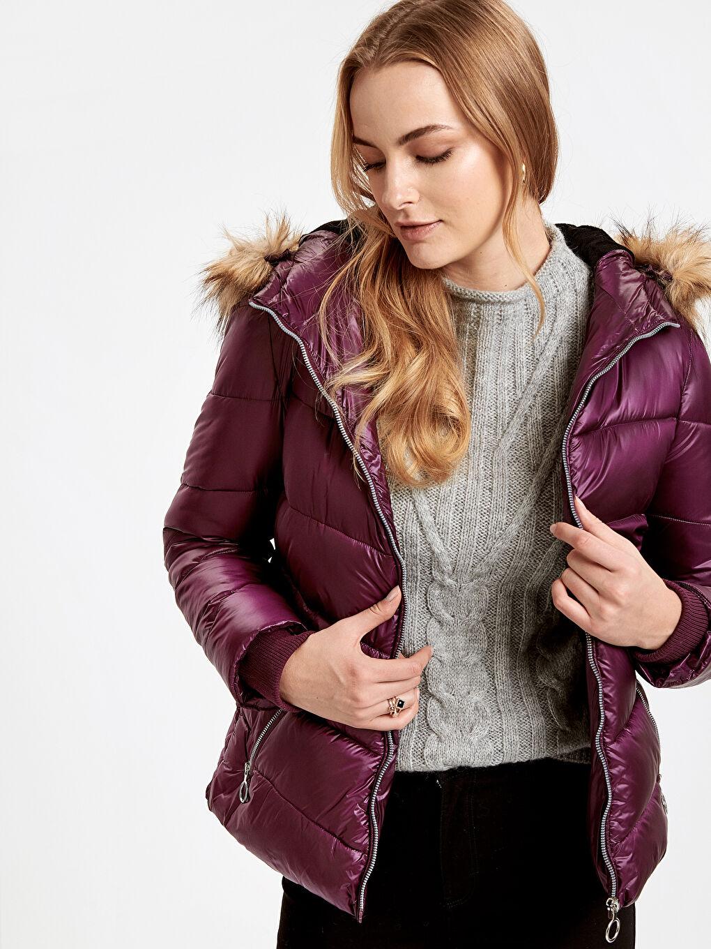 LCW Vision Kurzmantel mit Kapuze und Kunstfelldetails -8W4869Z8-D1Y