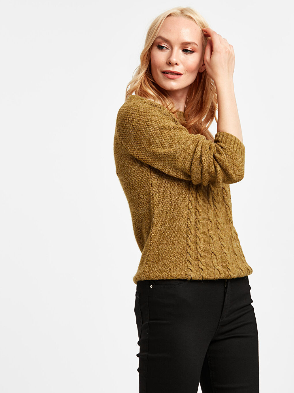 Woman ORANGE Sweater