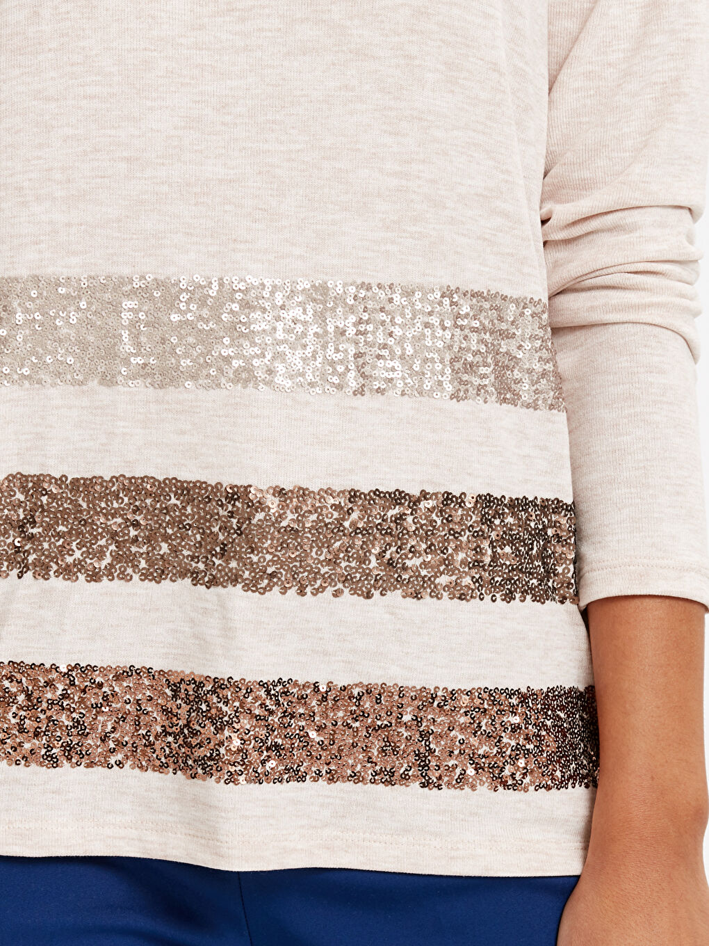 Bej Bisiklet Yaka Payet İşlemeli Uzun Kollu Kadın Tişört-3