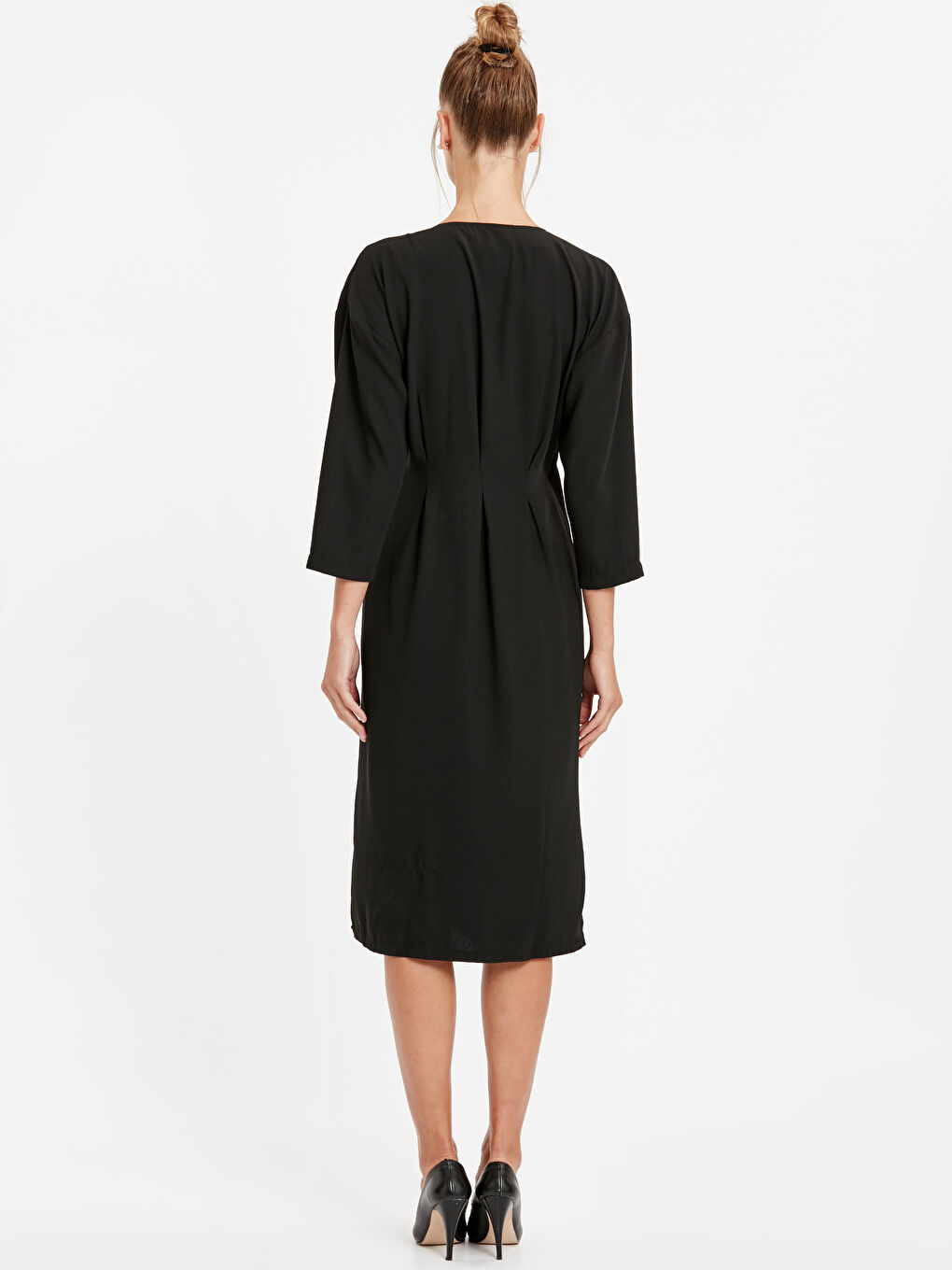 CRNA haljina Žena-1
