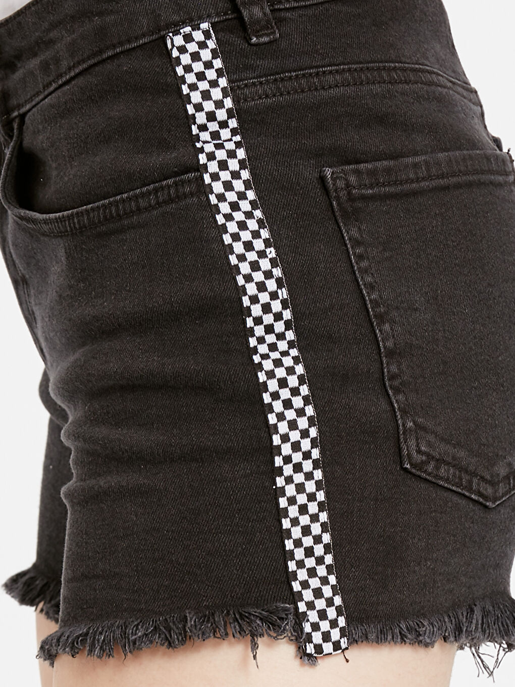 شورت جينز اسود نساء-3