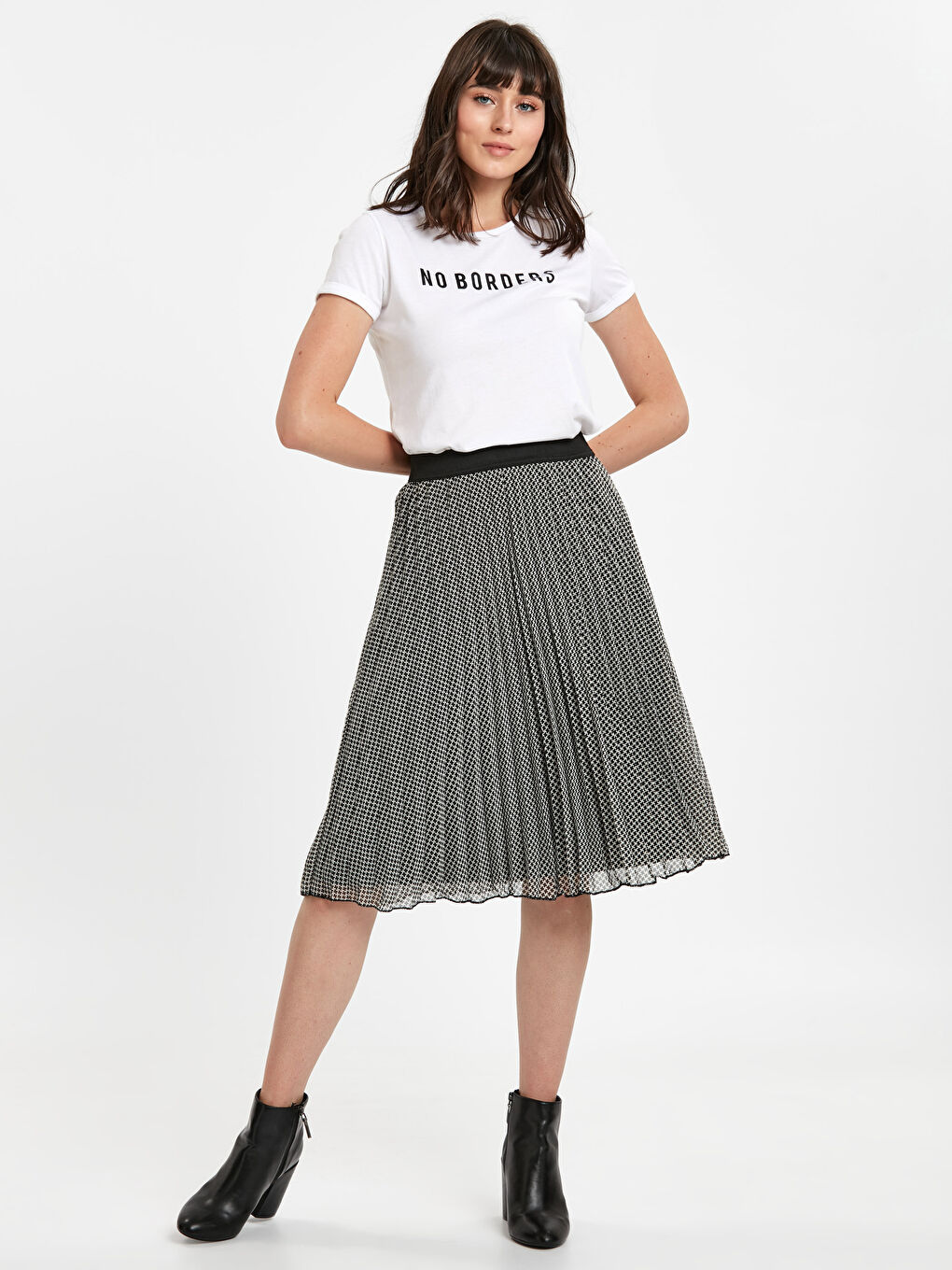 Siyah Baskılı Etek