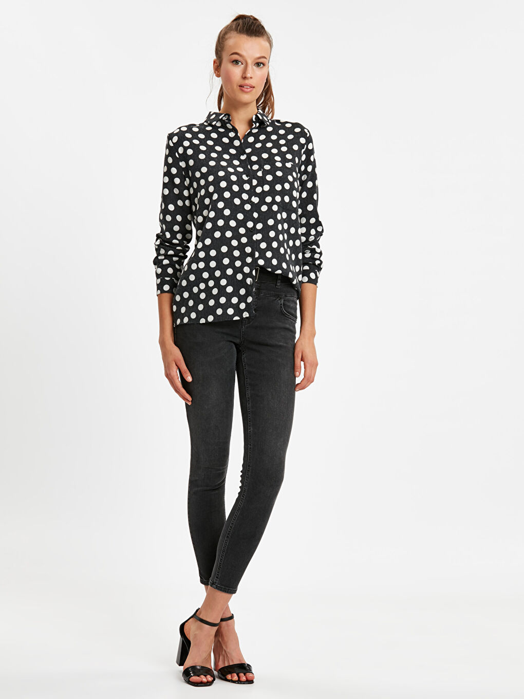 Siyah Gömlek Yaka Standart Fit Uzun Kollu Gabardin Kadın Gömlek-2