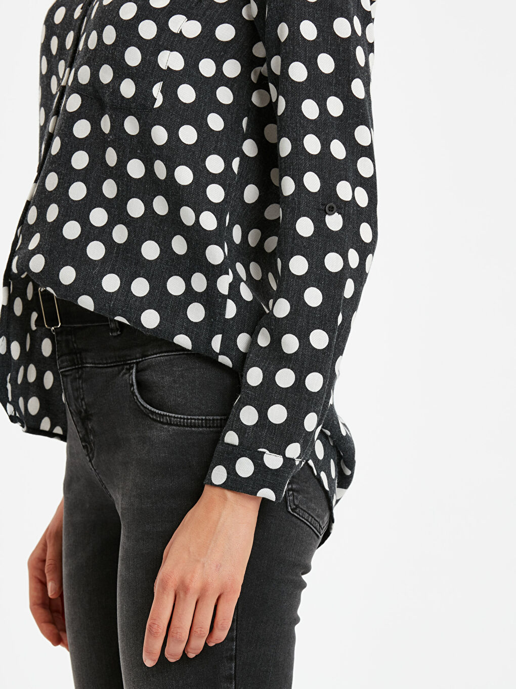 Siyah Gömlek Yaka Standart Fit Uzun Kollu Gabardin Kadın Gömlek-3