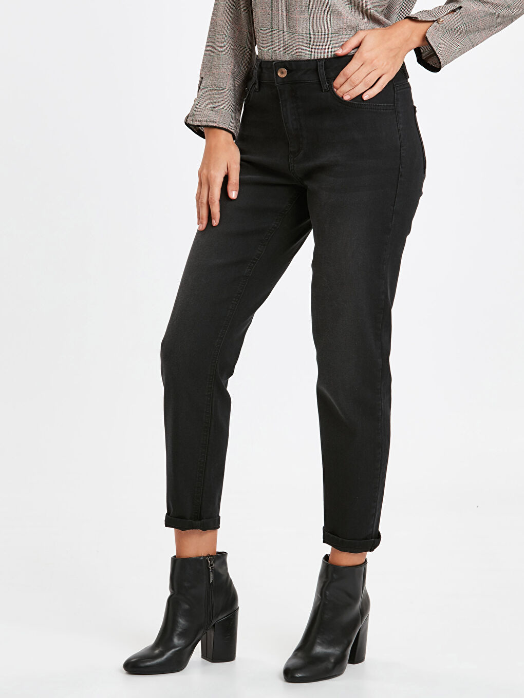 Woman BLACK Jeans-1