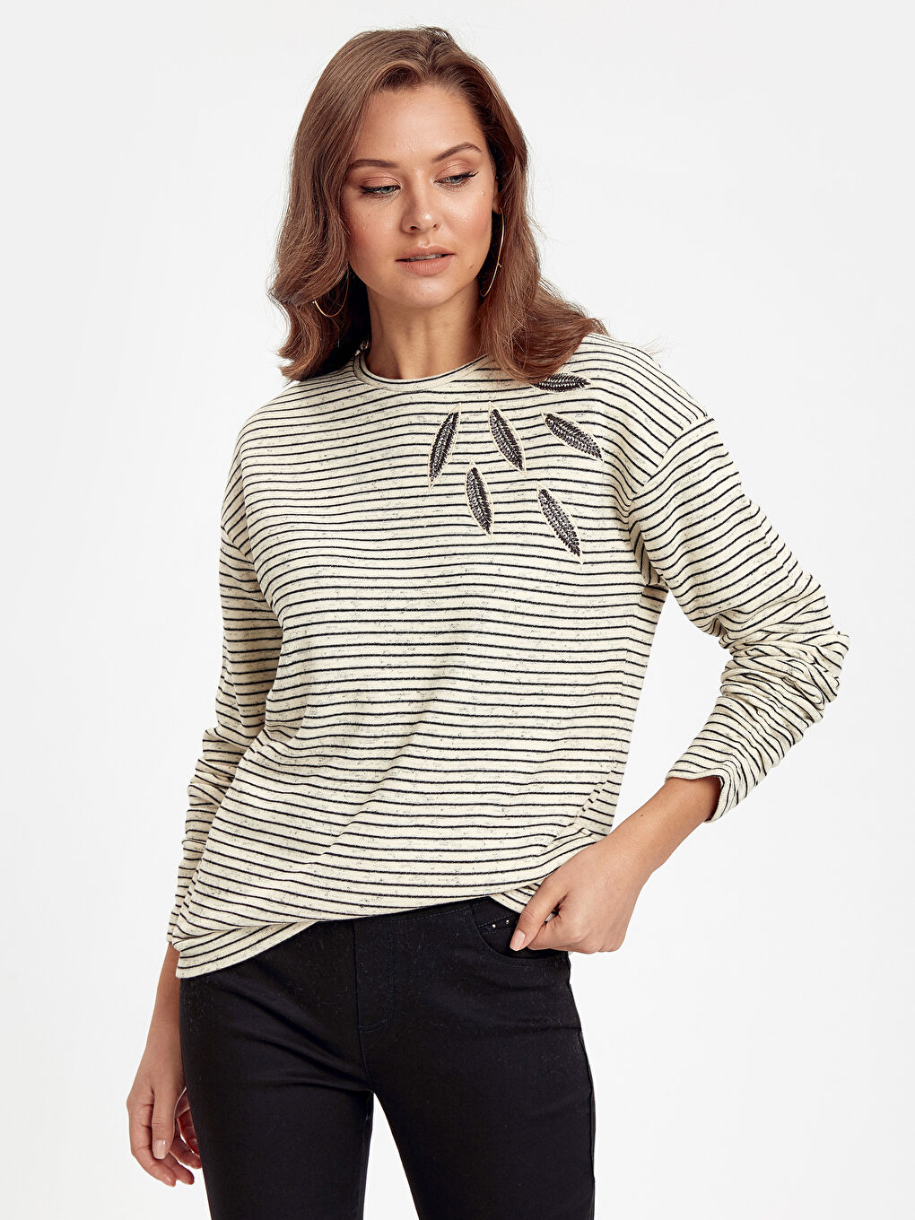 Siyah Çizgili Tişört