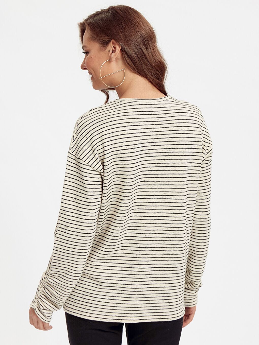 Siyah Çizgili Tişört-1