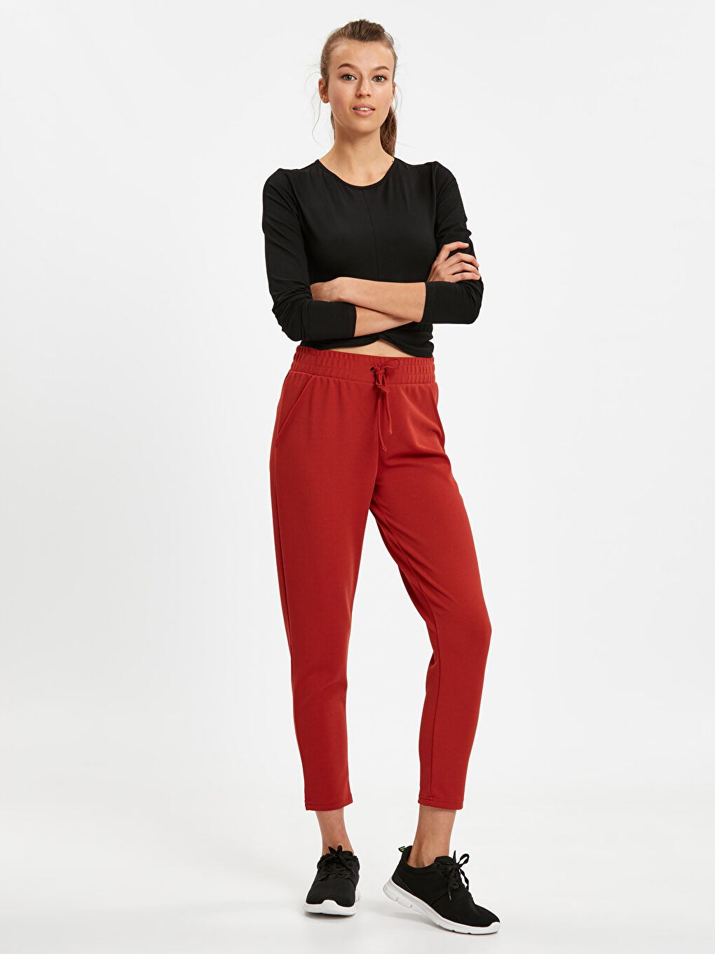 Жінка ЧОРНИЙ Футболка-2