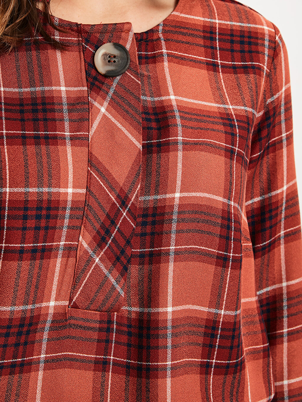 Kahverengi Ekoseli Bluz-3