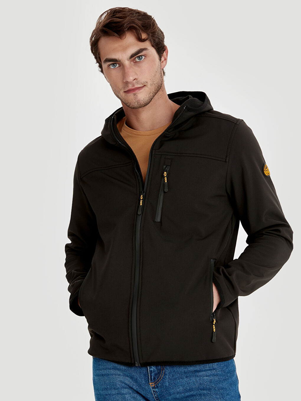 Yeni Siyah Yağmurluk-1