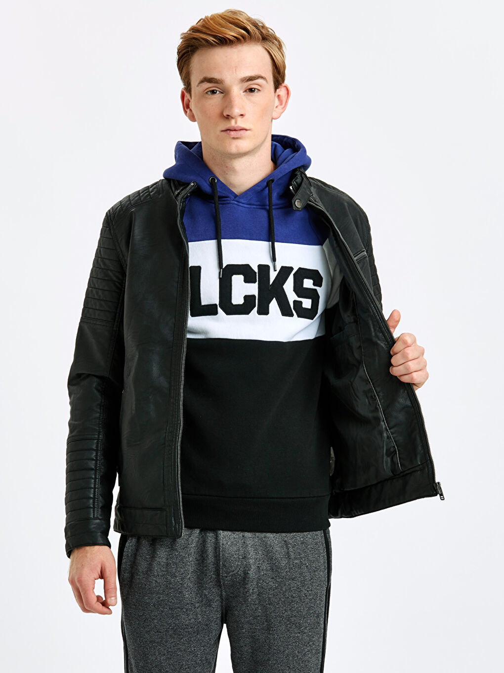 Siyah Deri Görünümlü İnce Mont-1