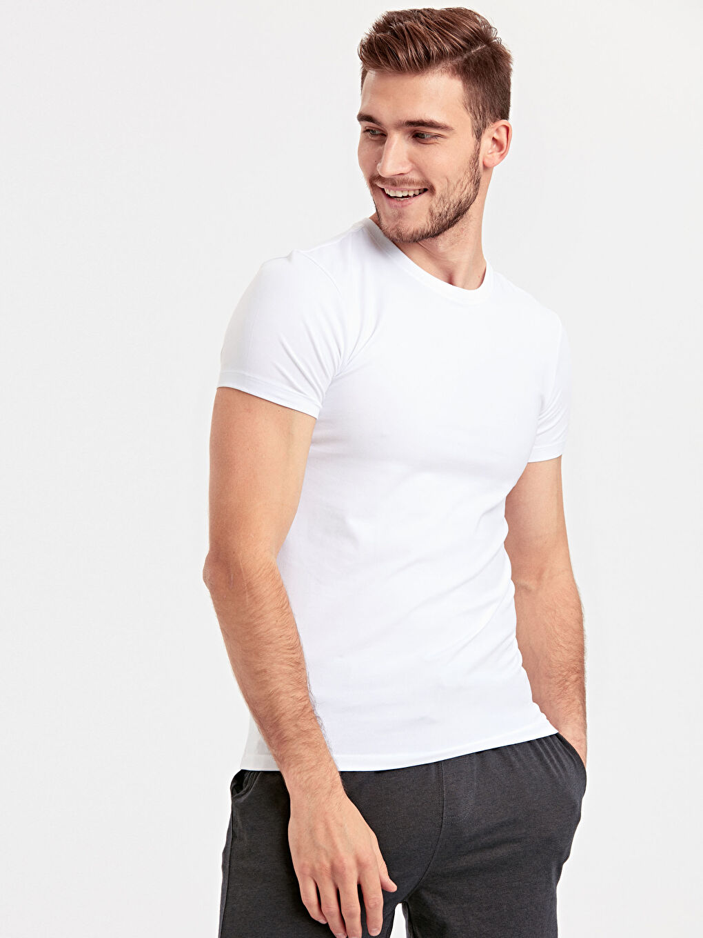 Canlı Beyaz İç Giyim Atlet