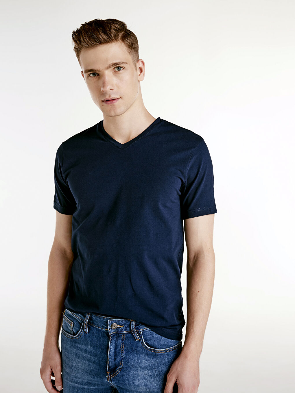 Lacivert V Yaka Kısa Kollu Pamuklu Tişört-1