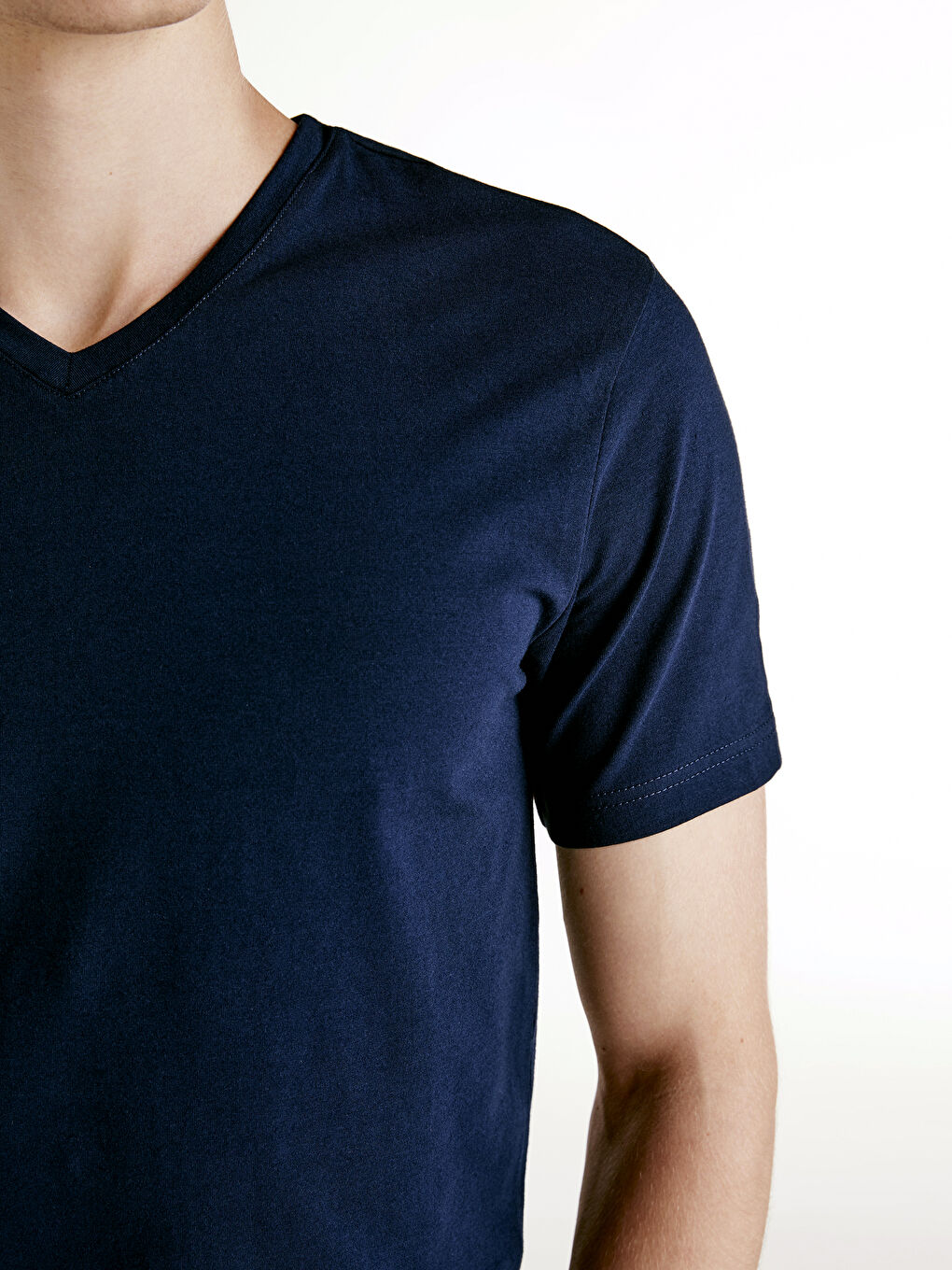 Lacivert V Yaka Kısa Kollu Pamuklu Tişört-3