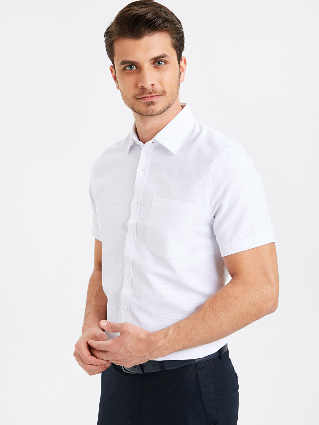 Parlak Beyaz Gömlek