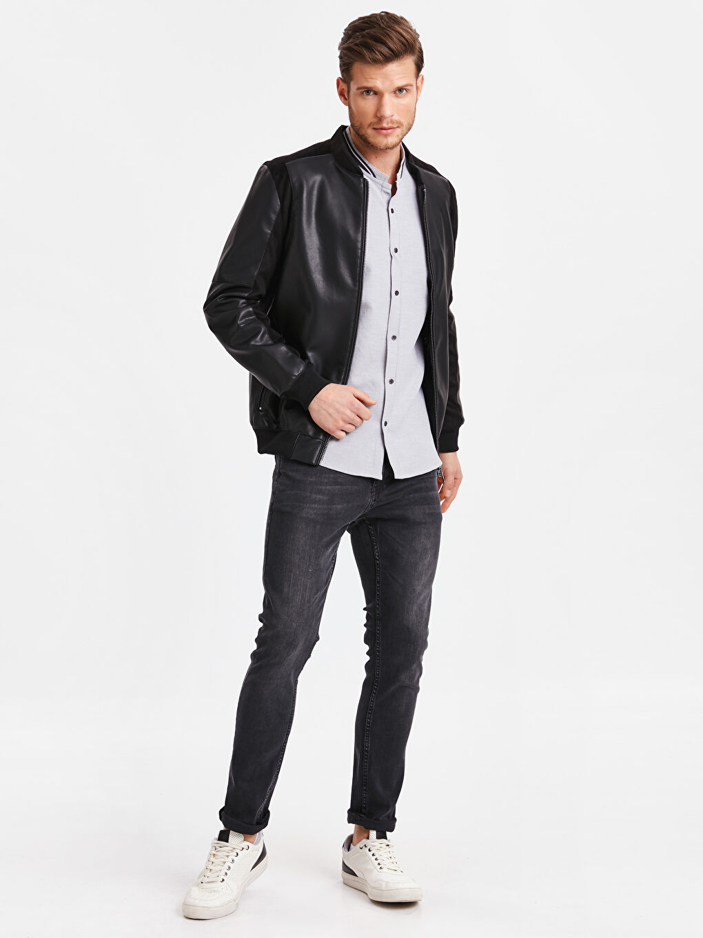 Siyah Sıyah Deri Görünümlü Mont-3