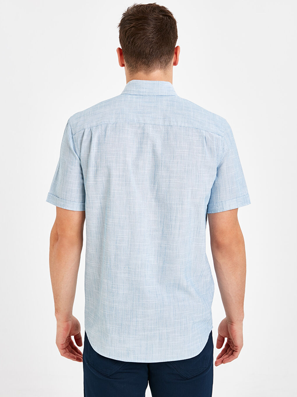 Поплінова чоловіча сорочка стандартного крою на короткий рукав-1
