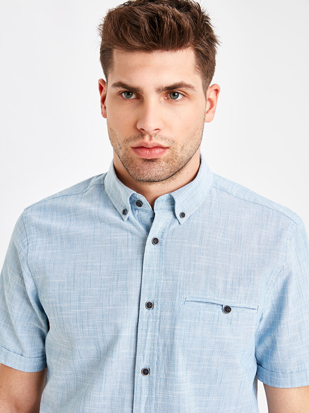 Поплінова чоловіча сорочка стандартного крою на короткий рукав-2