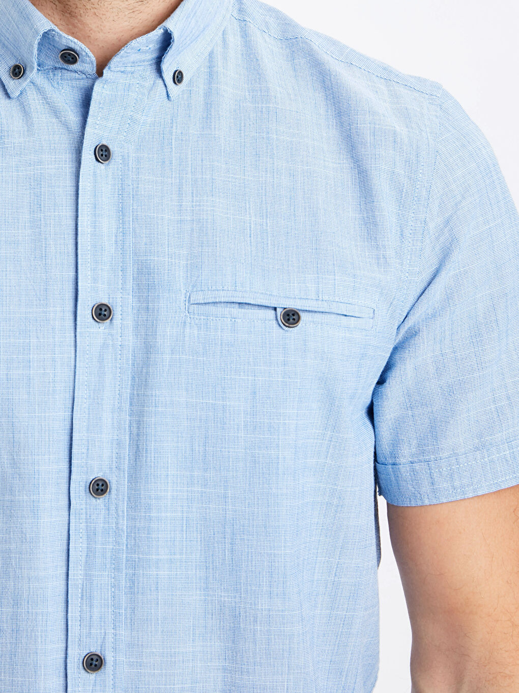 Поплінова чоловіча сорочка стандартного крою на короткий рукав-3