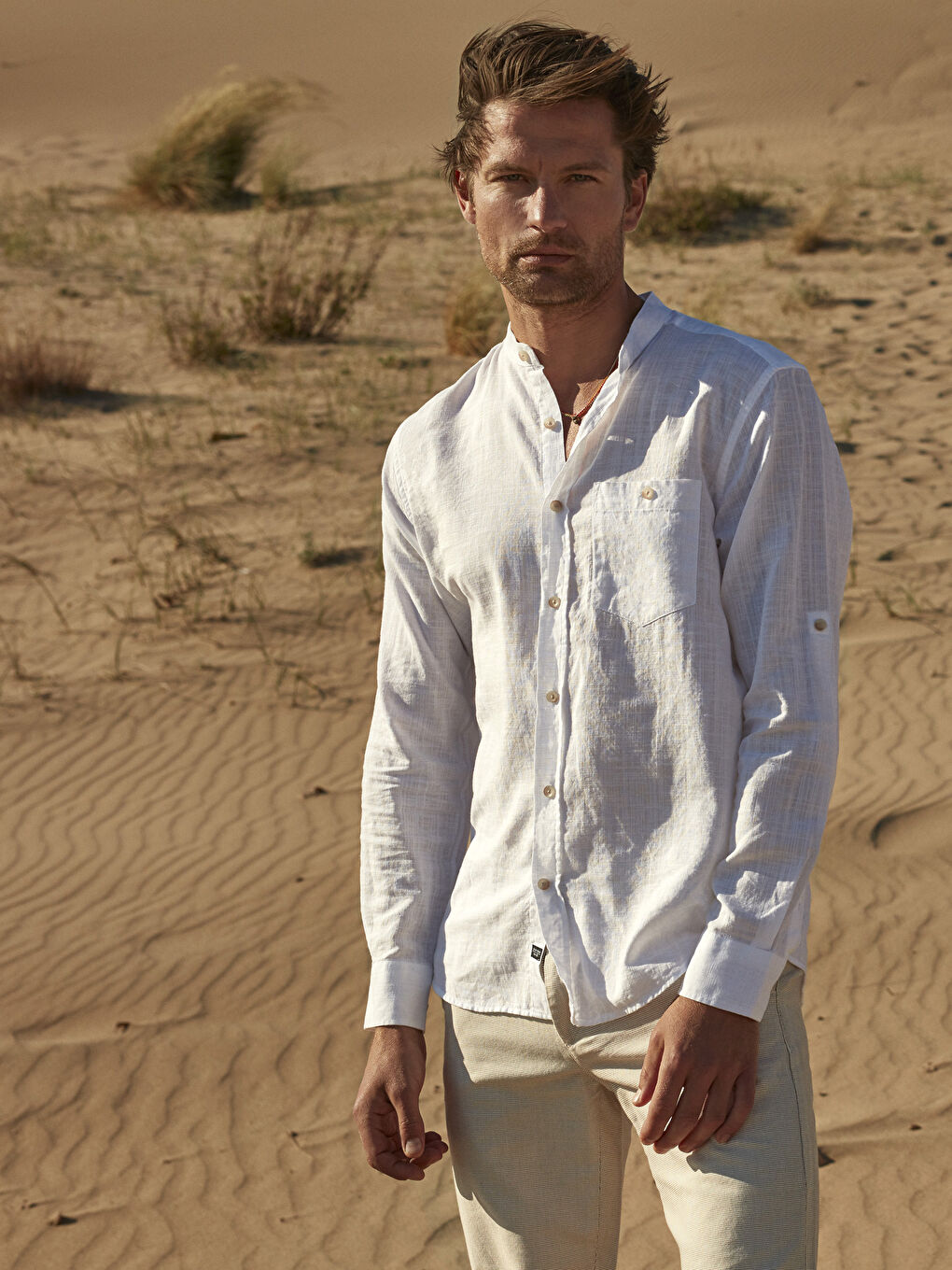 Beyaz Regular Fit Uzun Kollu Hakim Yaka Karışımlı Gömlek